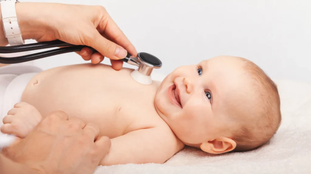 Bebê de 5 meses consulta médica