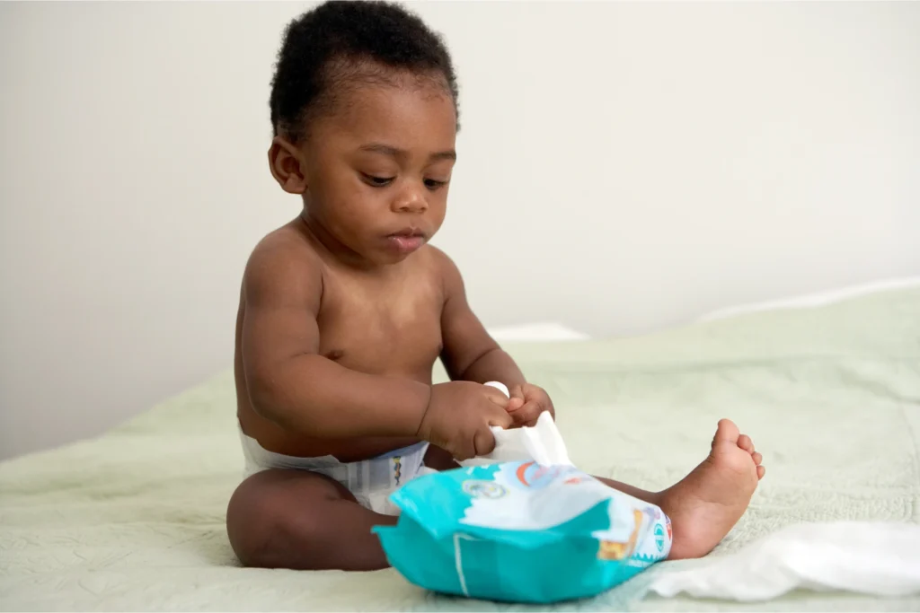 com quantos meses o bebê começa a sentar