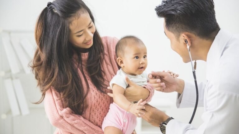 Olhos remelando no bebê