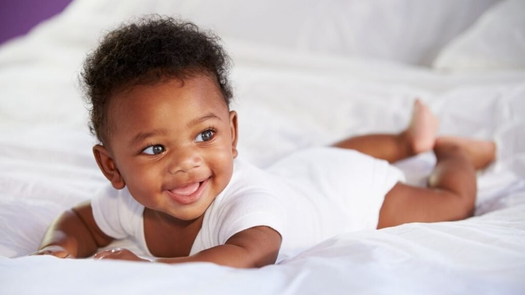 3 exercicios para ajudar o bebe a virar de cabeca para baixo e facilitar o desenvolvimento