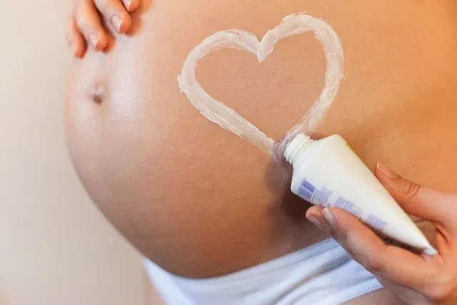 Estrias na gravidez: como entender, prevenir e cuidar da sua pele
