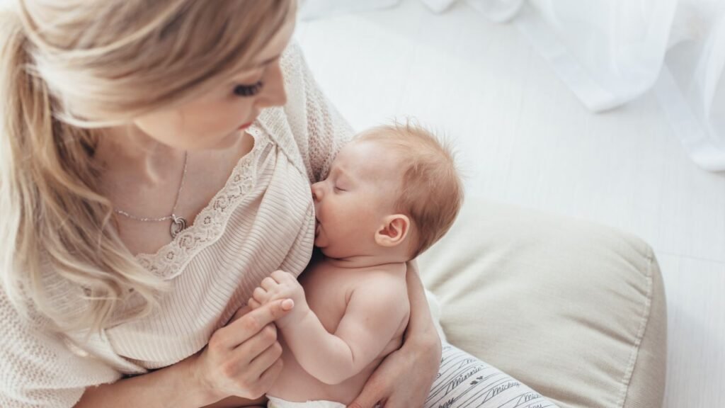 Dicas para evitar e tratar fissuras mamilares Dicas de Amamentação: Desafios e Soluções para um Início Tranquilo
